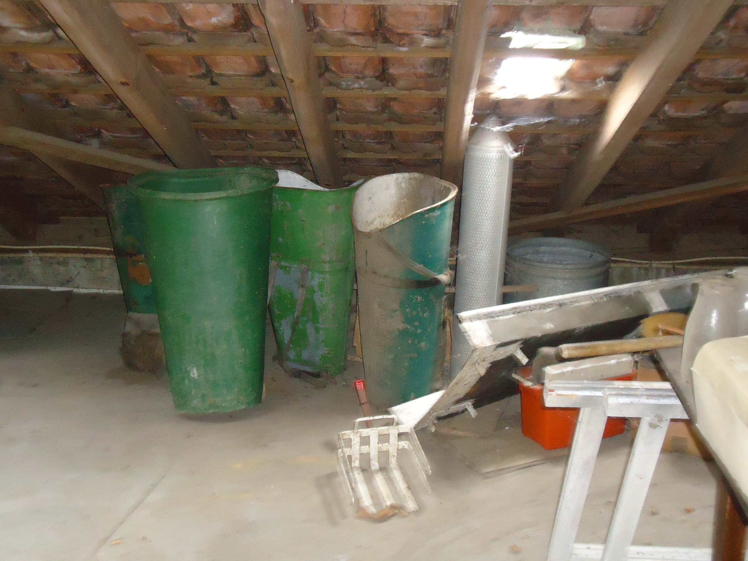 Buett unterm dachboden Buett unterm dachboden